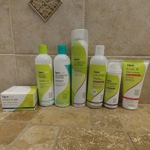 🎟️(Negotiable) 7 Deva Curl items